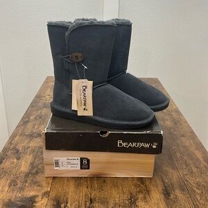 🎀 Size 8 Bearpaw boots Width: M